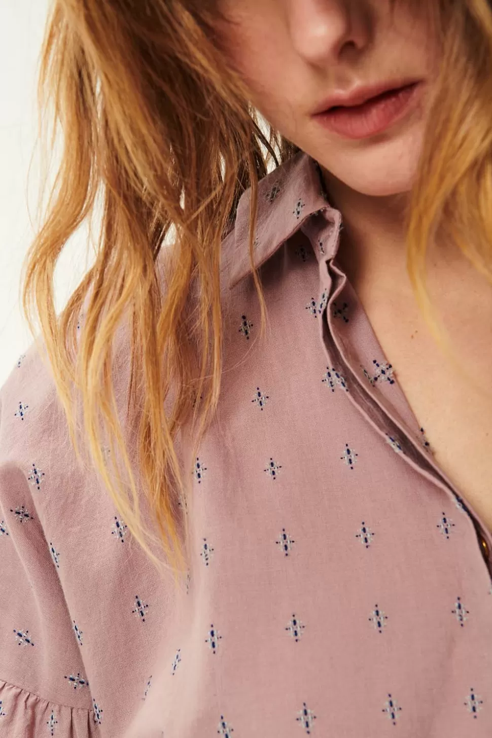 Chemise Sabin Mirage - Haut féminin en popeline légère - Collection Des Petits Hauts

(Note : J'ai restructuré la titraison en mettant en avant le nom du produit, ses caractéristiques matérielles et la collection. J'ai utilisé des traits d'union pour fluidifier la lecture tout en conservant les informations clés. L'ajout de 