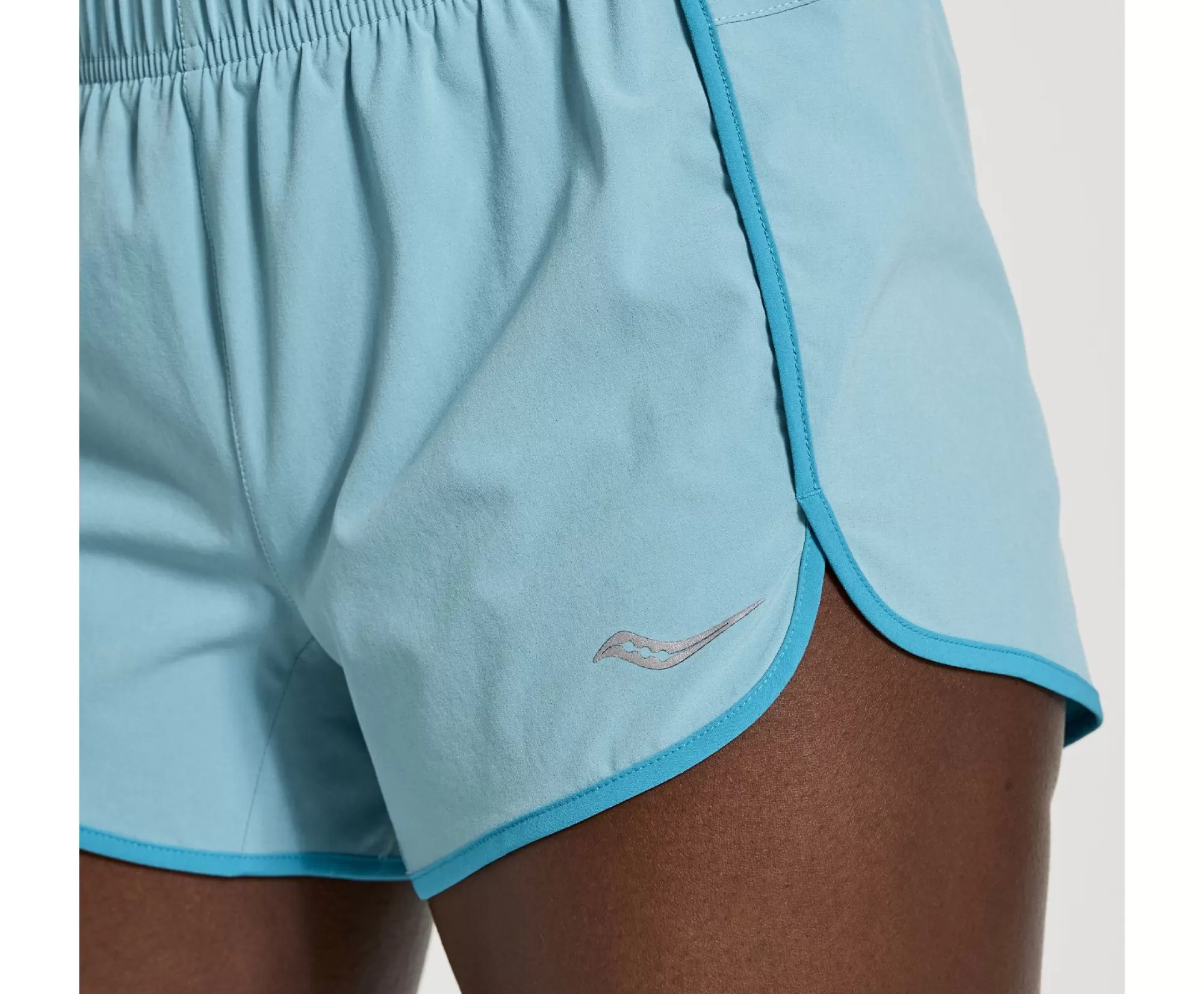 Découvrez les Shorts Sportifs Courts pour Femme Outpace 3’’ - Vêtements & Accessoires Tendance à Petit Prix