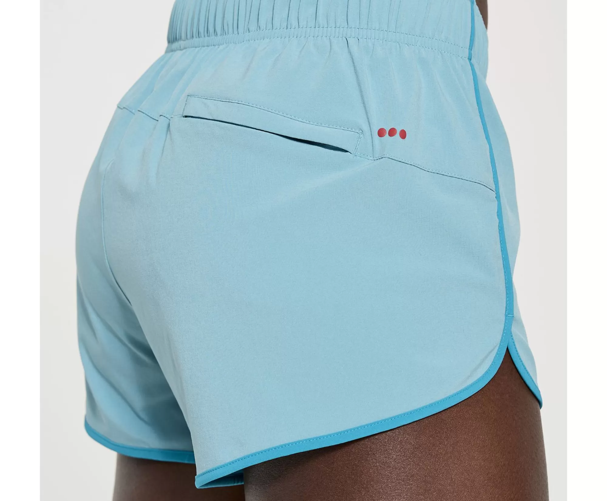 Découvrez les Shorts Sportifs Courts pour Femme Outpace 3’’ - Vêtements & Accessoires Tendance à Petit Prix