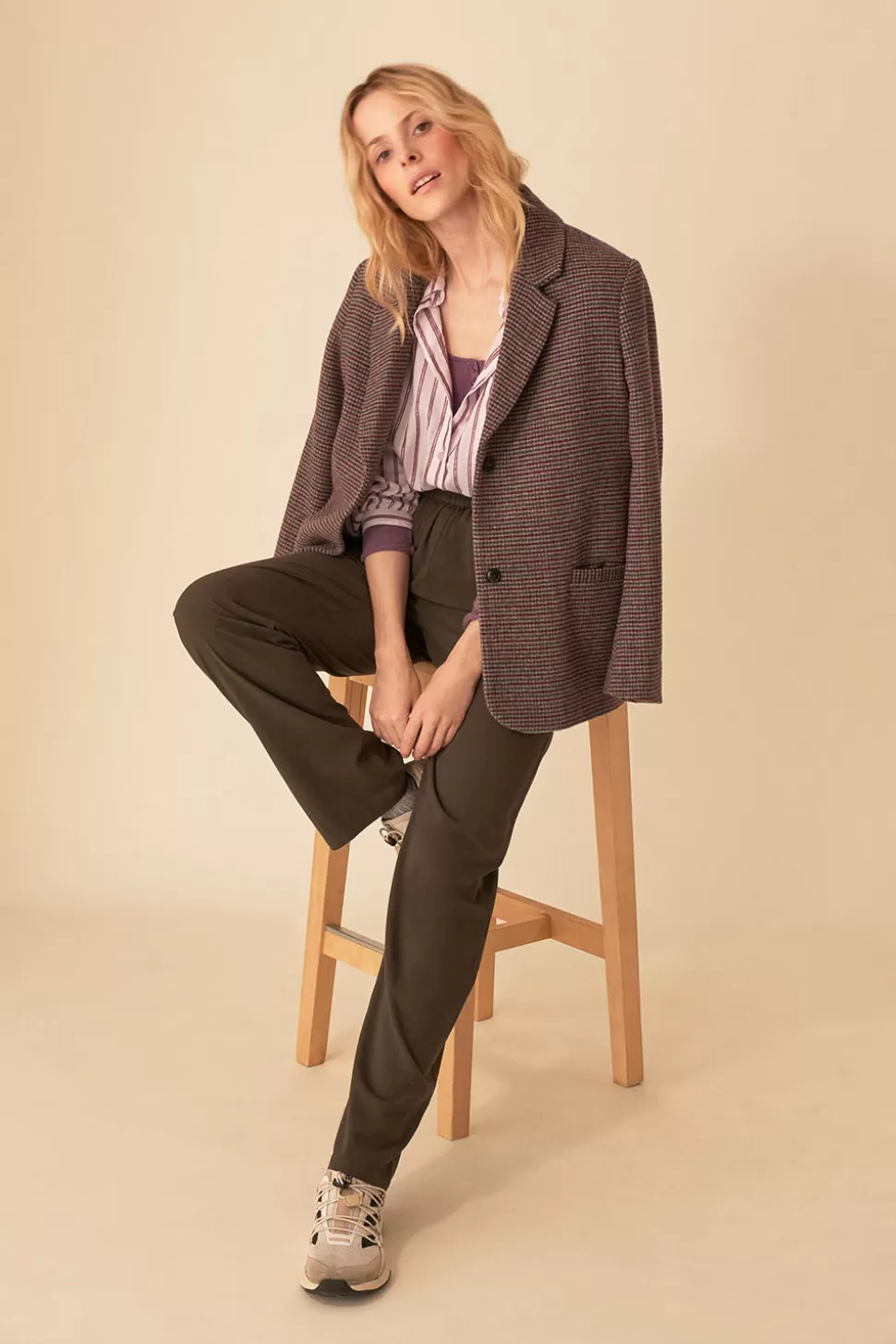 Pantalon droit printanier en coton léger - Modèle SOKA Pickle by Des Petits Hauts  

(Le style épuré avec ceinture ajustable - Confort et élégance pour toutes les silhouettes)