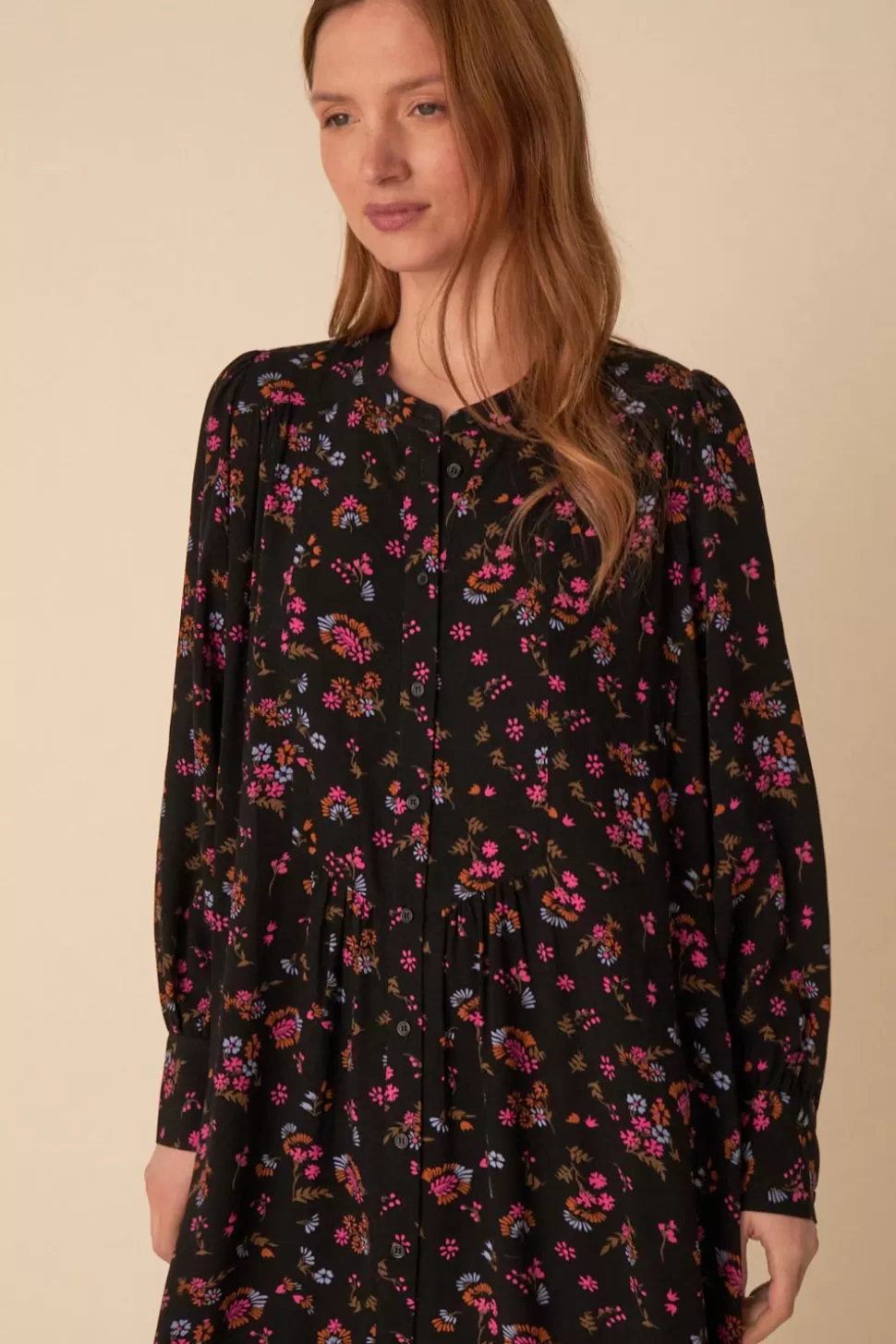 Élégante robe d'été Myrtille à bretelles - Collection Des Petits Hauts 

Robe courte à bretelles en nuance Myrtille - Style bohème chic Des Petits Hauts 

Robe légère estivale bleu-myrtille - Modèle à bretelles Des Petits Hauts 

Robe bohème Des Petits Hauts - Coupe fluide en tonalité Myrtille pour look estival 

Robe à bretelles Myrtille - Création estivale Des Petits Hauts pour silhouette aérienne