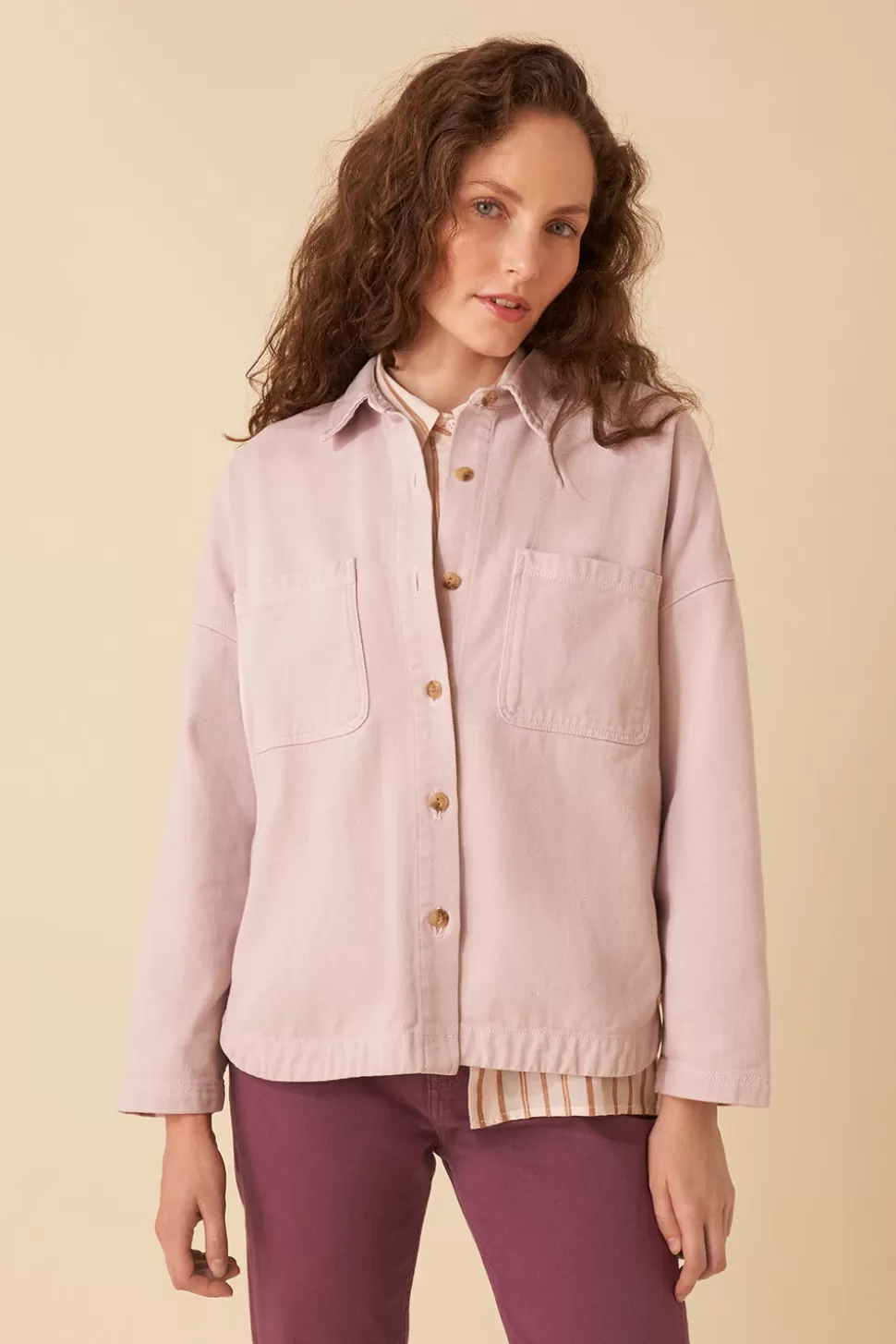 Veste surchemise élégante Loukian - Collection Printemps 2024 par Milkshake | Manteaux légers et hauts stylés pour femme